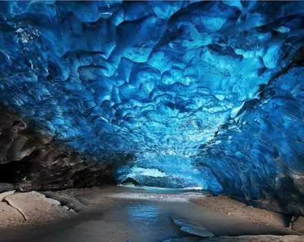 صور - الكهف الجليدي في أيسلندا - ابداع الخالق في الطبيعة