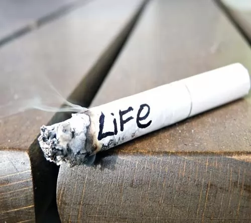 صور - اثار التدخين على حياة الشخص المدخن