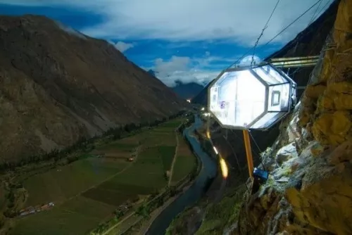 صور - طرائف من العالم - فندق الجرف فى بيرو في شكل كبسولة