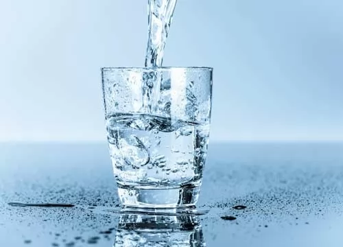 صور - هل يمكن شرب الماء فقط لمدة اسبوع ؟