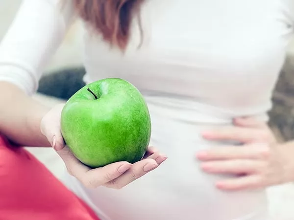 صور - ما هى فوائد التفاح للحامل ؟