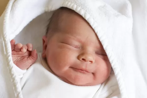 صور - كيفية العناية بالمولود حديث الولادة ؟