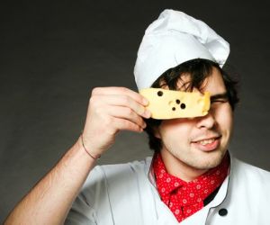 ما هي فوائد الجبن و ما عناصره الغذائية؟