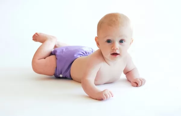 صور - مراحل نمو الطفل من سبع شهور الى سنة