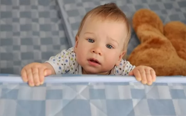 صور - كيفية تنمية الطفل فى عمر 8 شهور؟
