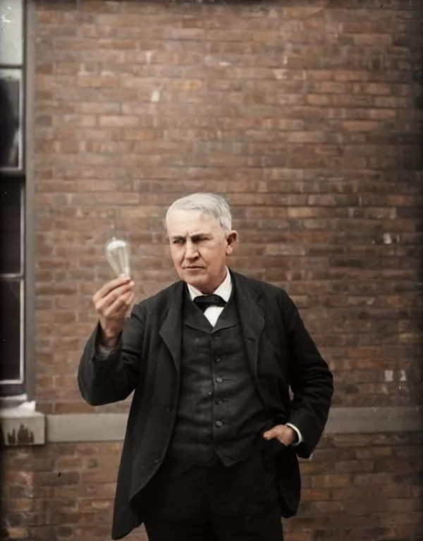 صور - ما هى قصة حياة المخترع توماس اديسون؟