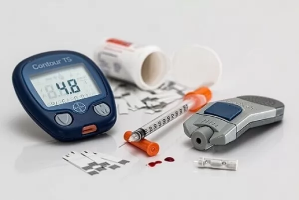 صور - اعراض نقص السكر في الدم لغير المصابين بالسكري