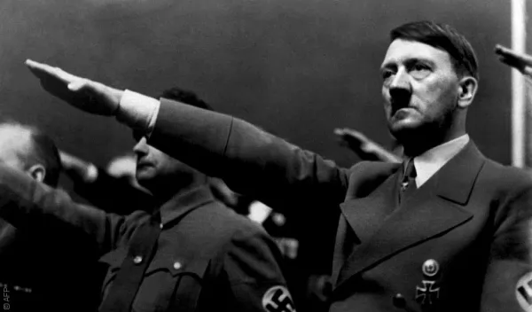 صور - ما هى قصة حياة أدولف هتلر ؟