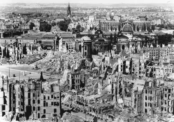 صور - تفاصيل قصف مدينة درسدن خلال الحرب العالمية الثانية