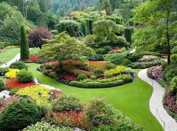 حديقة بوتشارت جاردن من اشهر حدائق العالم