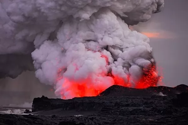 بركان كيلويا من اشهر البراكين في العالم