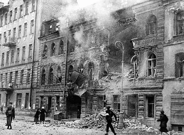 تأثير ضربات الجيش النازي على حصار لينينغراد