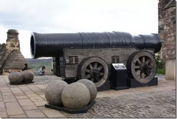 مدفع مونس ميج في قلعة ادنبره