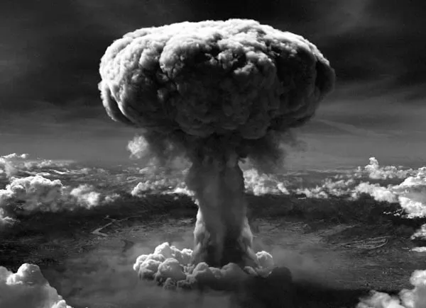 قنبلة هيروشيما وناجازاكي النووية
