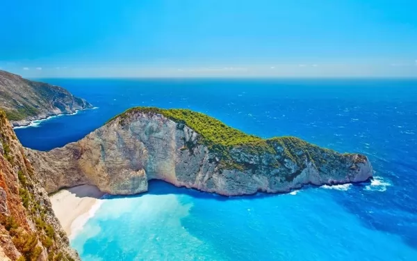 شاطئ الجنة من اجمل شواطئ اليونان