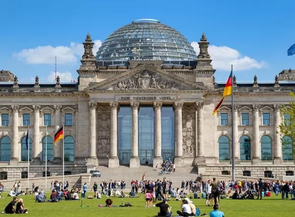 بالفيديو رحلة إلى مدينة برلين الألمانية  Berlin-germany-travel_11700_3_1585409248