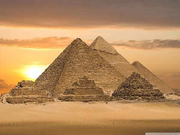 نظرة على تاريخ بناء الأهرامات المصرية The-egyptian-pyramids-history_11937_1_1593878183