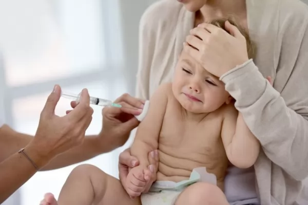  لماذا يجب اتباع جدول تطعيم الأطفال ؟ Vaccine-schedule-babies_12081_2_1601236676