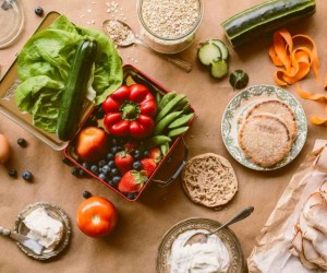 من نواح كثيرة يبدو النظام الغذائي للبحر الأبيض المتوسط وكأنه نظام غذائي رائع، حيث يمكن أن يكون له تأثير إيجابي على عظامك والوظائف المعرفية وصحة القلب ...